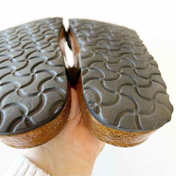 Birkis Metallic Embossed Double Strap Sandals Size 37 EU Cork‎ Sole Comfort Foot - Picture 15 of 16